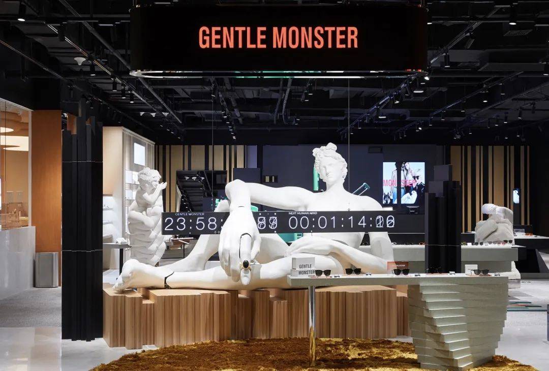 三里屯门面新主人，从来不是一家卖太阳镜的公司