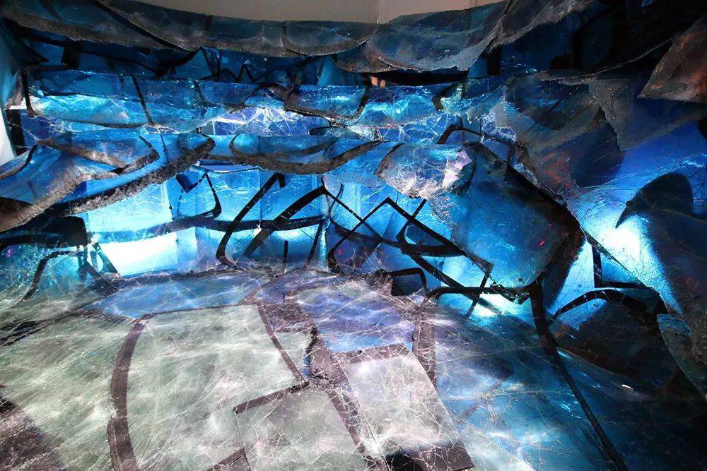 三里屯门面新主人，从来不是一家卖太阳镜的公司