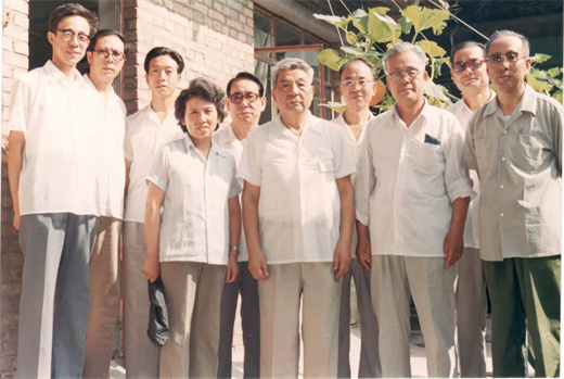 总有一个人会为你奔赴而来,你向我奔赴而来儿童版文案