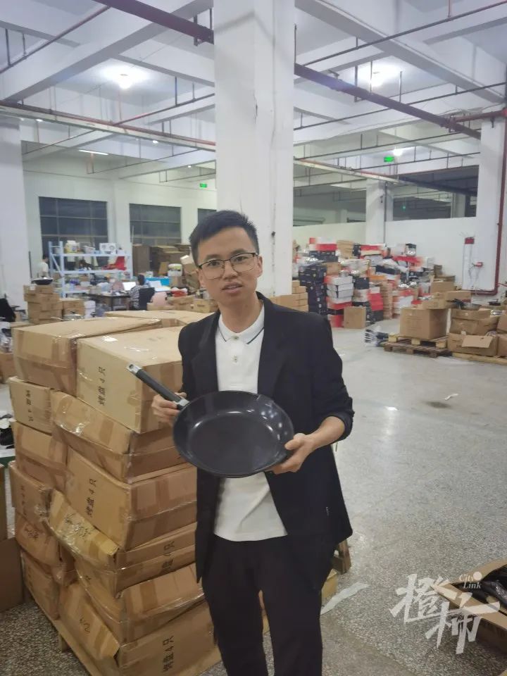 原价300的t恤40元,原价300多的耳环