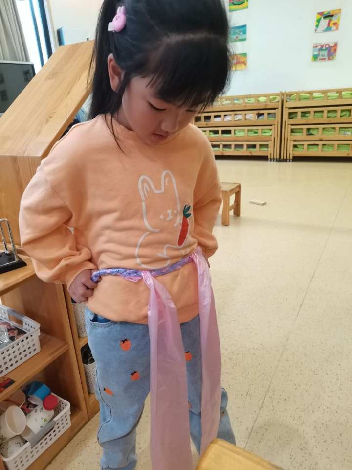 幼儿园环保时装秀衣服制作,巧手创意服装秀