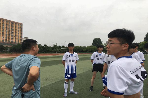 镇平小学足球赛事表今天,镇平雪枫中学篮球比赛