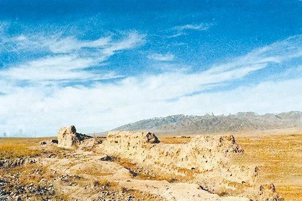 遥看甘肃临洮秦长城遗址,甘肃省临洮县秦长城的起源地