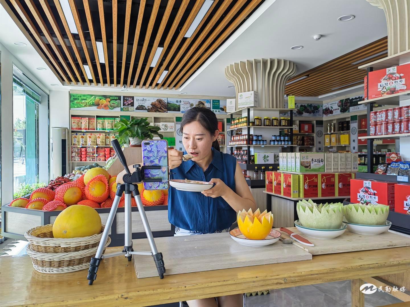 “民清源”微信小程序让民勤蜜瓜销售更便捷