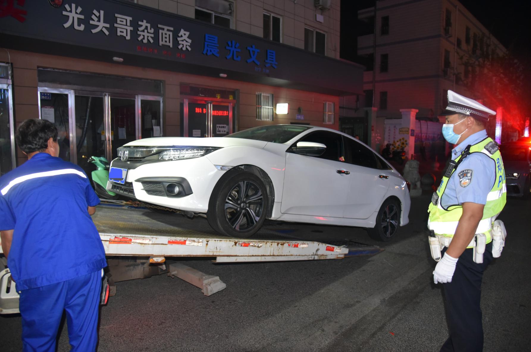 郑州交警乱停整治,郑州违停严管街