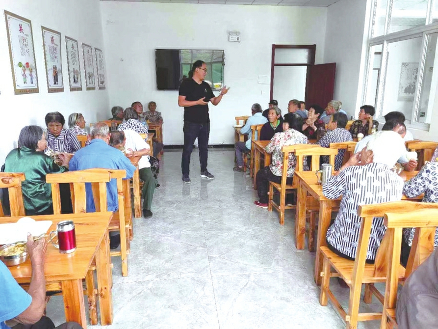 农村留守老人和儿童越来越多,越来越多的农村留守老人