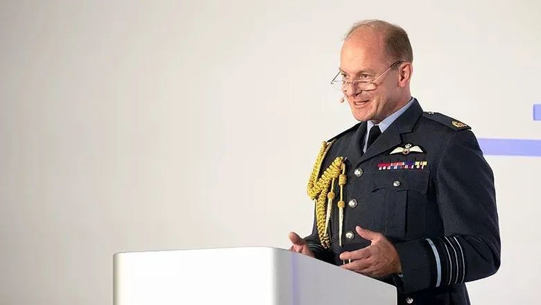 热热热！英、美空军的不同碳排放