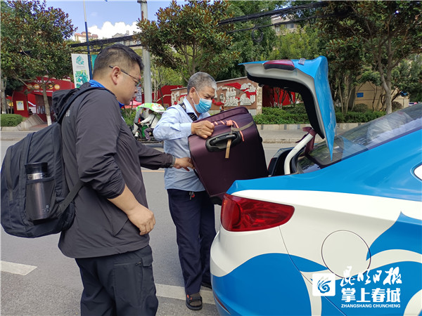 昆明出租车日收入,昆明出租车和网约车一般挣多少