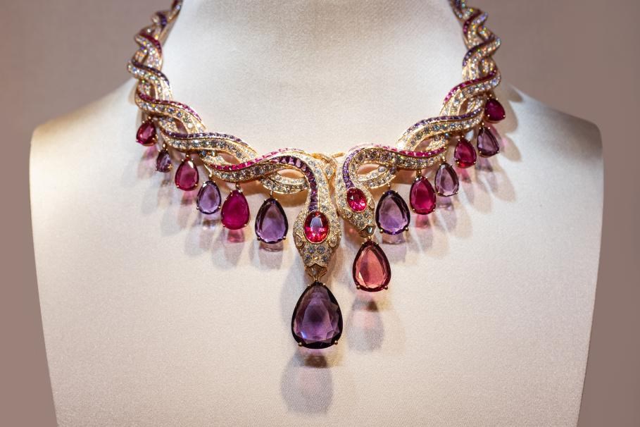 BVLGARI宝格丽EdenTheGardenofWonders奇境伊甸园高级珠宝系列于上海展览中心灿然盛放