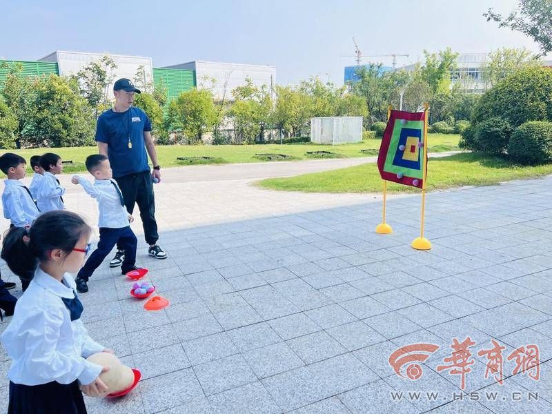 曲江七小金秋校园,曲江七小入学怎么样