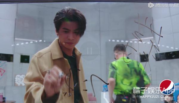 窦唯二女儿窦家媛近照,岳明辉窦佳嫄直播