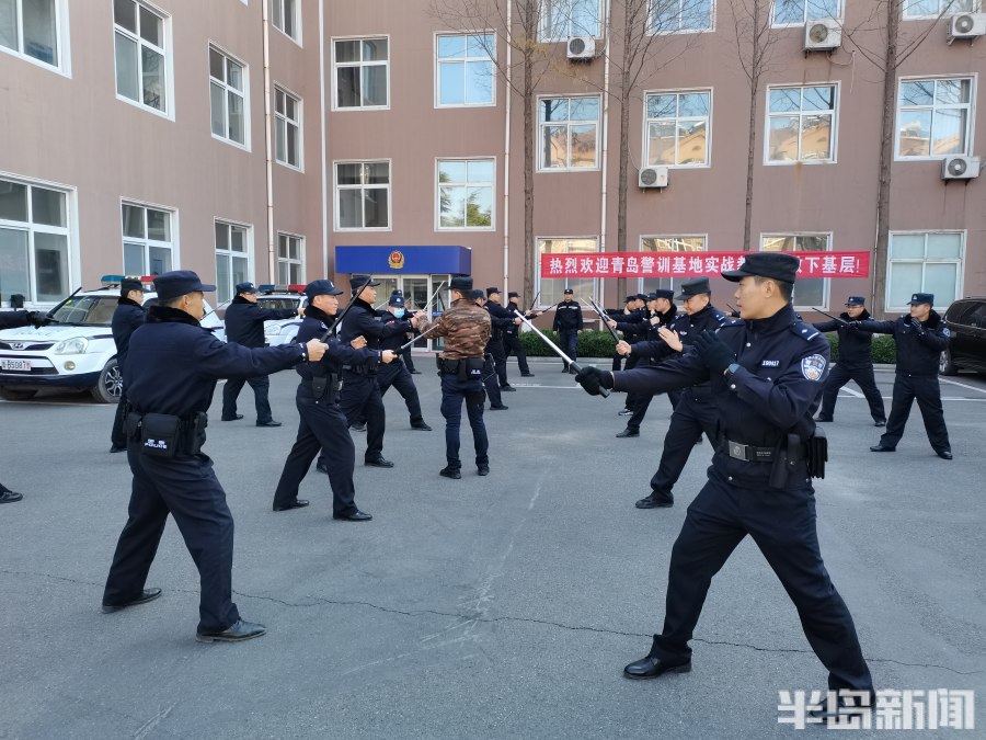 喜迎二十大，平安在身边丨文能教学授课接地气，武能实战砺精兵！看，警营园丁的别样风采