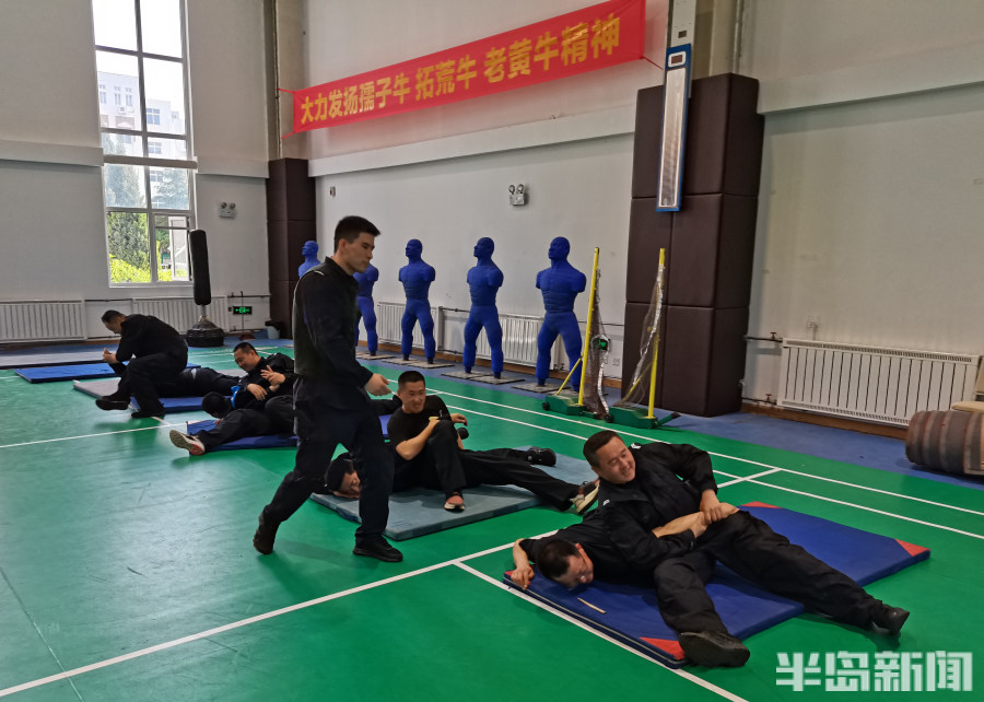 喜迎二十大，平安在身边丨文能教学授课接地气，武能实战砺精兵！看，警营园丁的别样风采