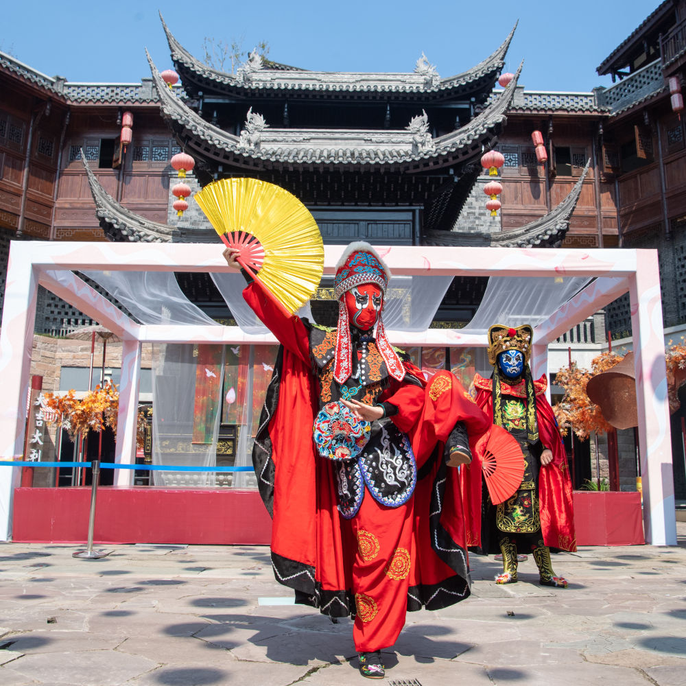 新华全媒+｜国庆长假里的“国潮国风”