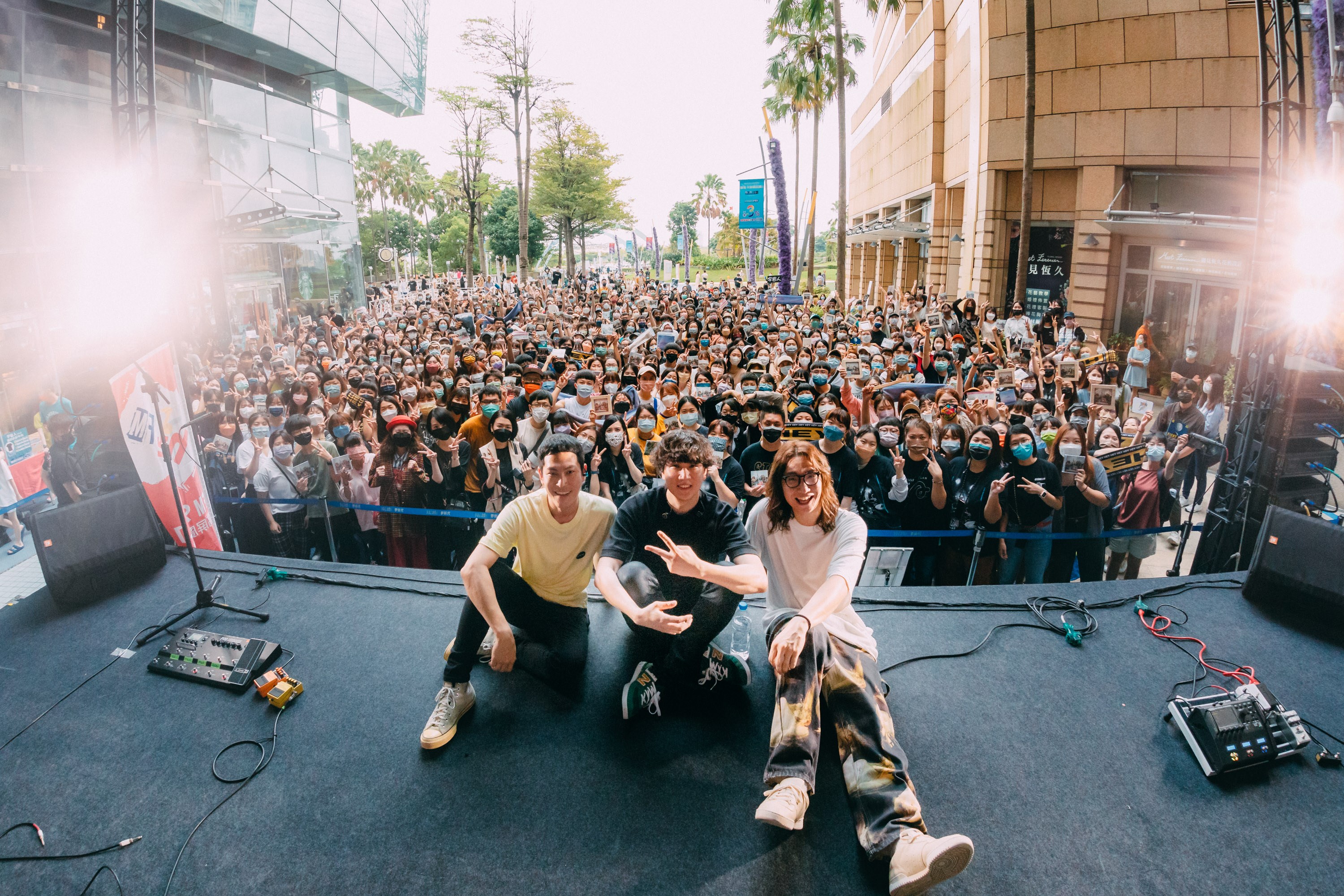 宇宙人理想状态,宇宙人开场演唱会