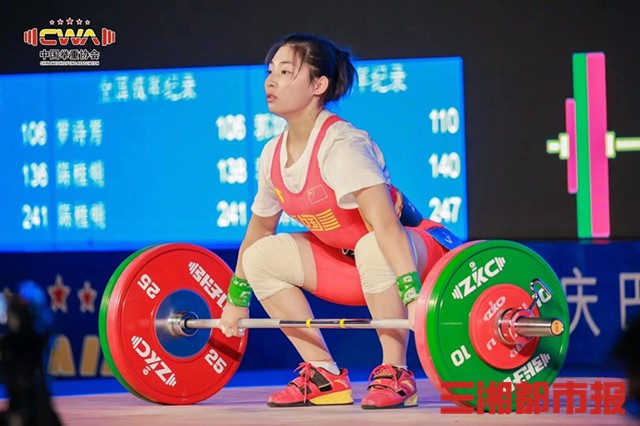 中国女子举重55公斤级张海琴,女子举重张海琴多大了