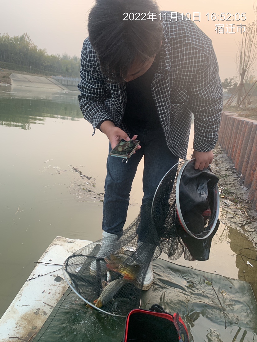 结交天下钓友分享钓鱼人生,跟朋友一起钓鱼技巧