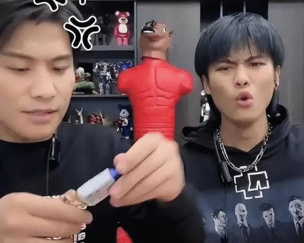 打假疯狂小杨哥视频,小杨哥直播谈打假事件哭了