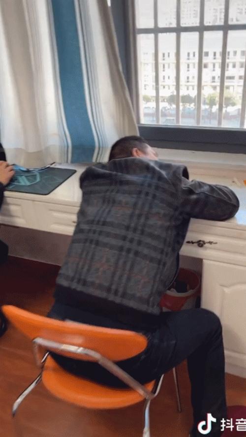 小杨哥直播带货真假,小杨哥直播卖货被粉丝带偏