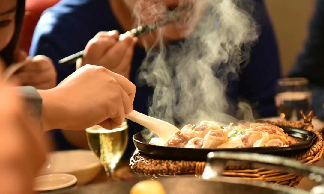 今日小雪寒意渐浓注意保暖,今日小雪天地初寒岁月安暖