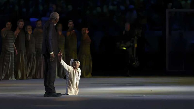 世界杯开幕式中的半身人,世界杯开幕式的半身少年是谁