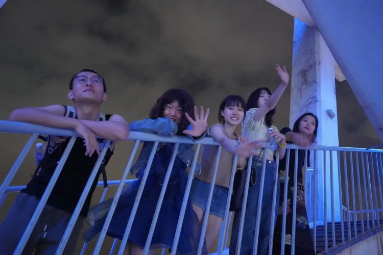 同事离职日子很好,同事辞职了活越来越多