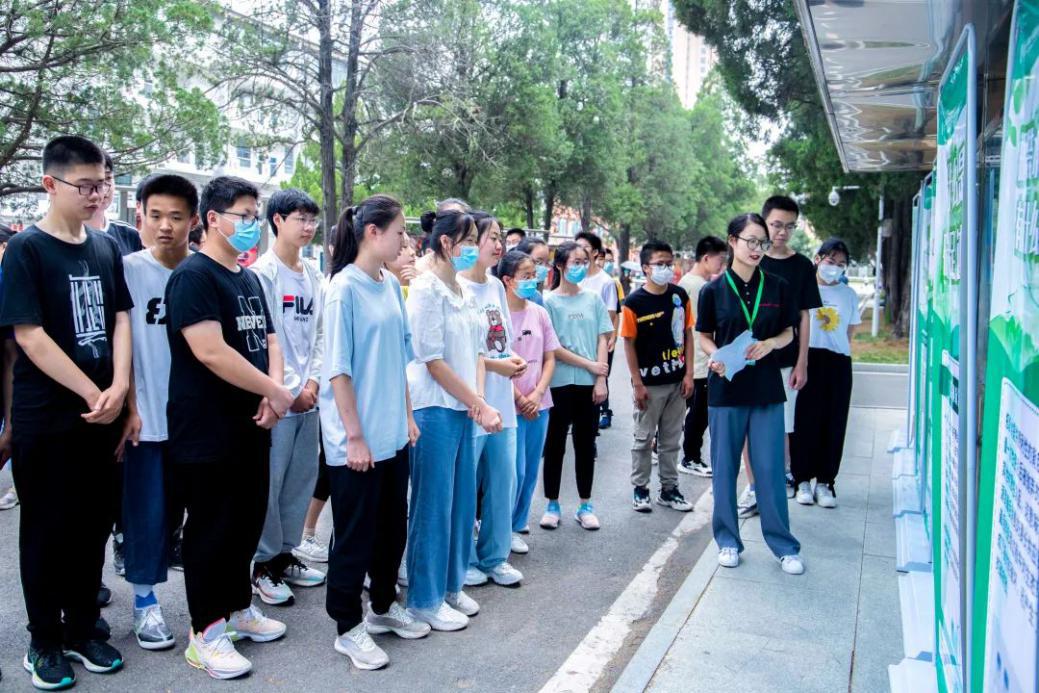 “传播科学筑梦未来”碳达峰、碳中和专题科普活动走进淮南市洞山中学