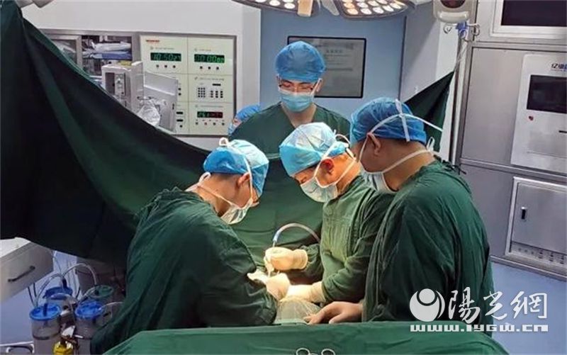 颈椎侧攻螺钉内固定图片,颈椎后路螺钉固定手术是微创吗