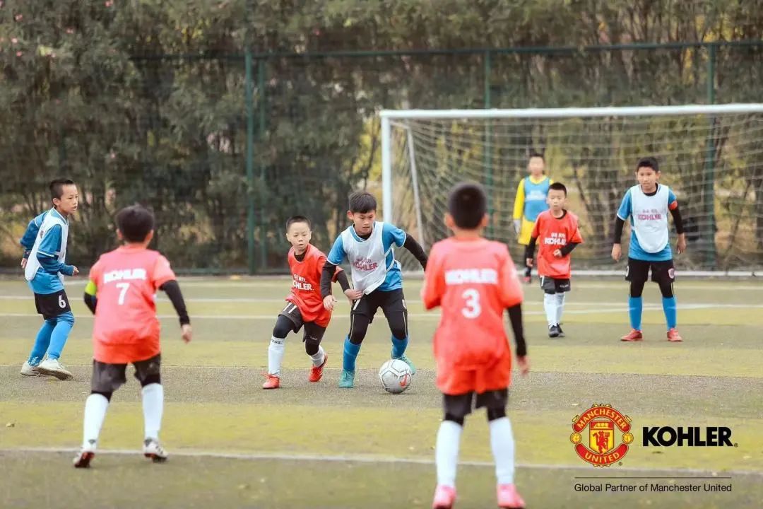 “我很喜欢守门，以后想做足球国家队守门员，为国争光”！长沙这支青少年足球队超燃