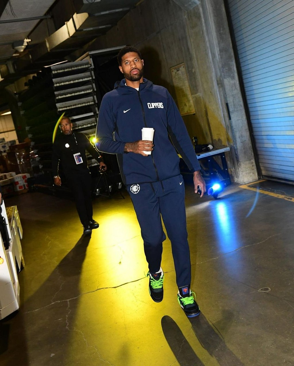 塔克最新上脚比赛球鞋,塔克上脚kobe3