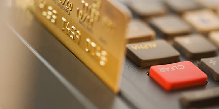 将投资金条卖给黄金回收店违法吗,代购黄金涉嫌诈骗资金