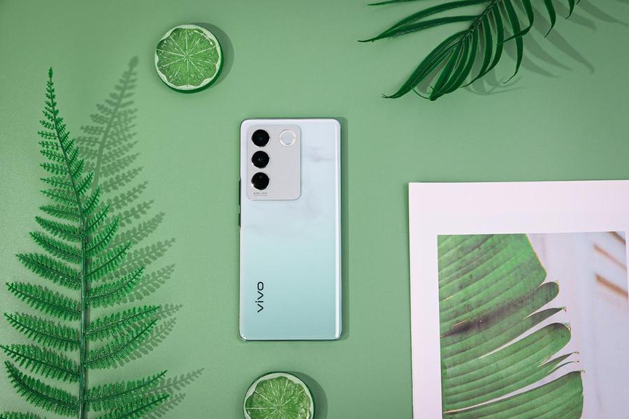 vivo与oppo都是最新旗舰机你选谁,vivo和oppo最新款哪一款比较好