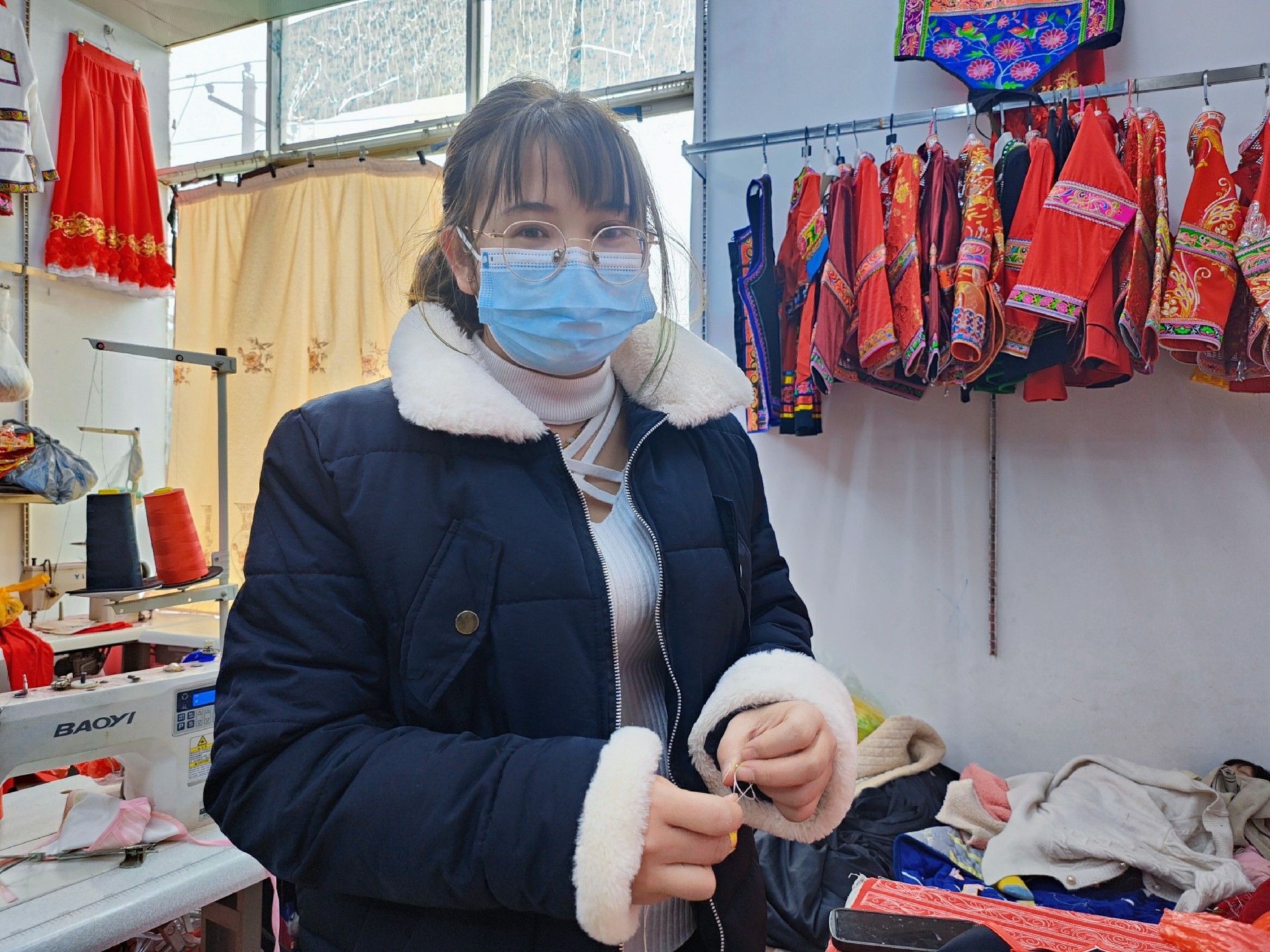 网络中国节·春节丨买新衣过大年！一起去逛民族服饰街