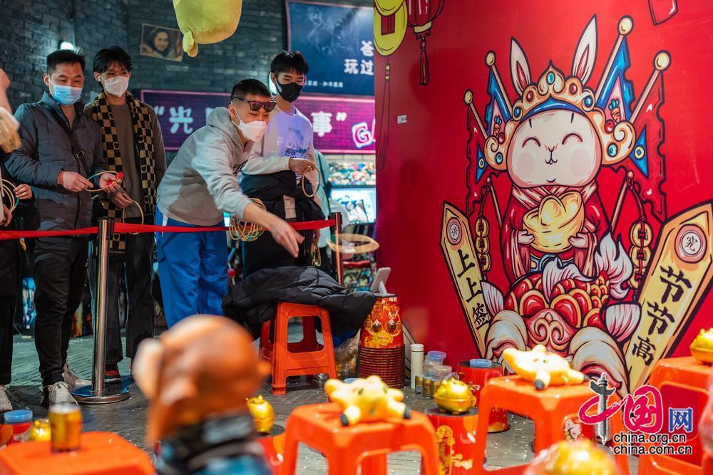 品京味儿赏国潮王府井商圈年味浓