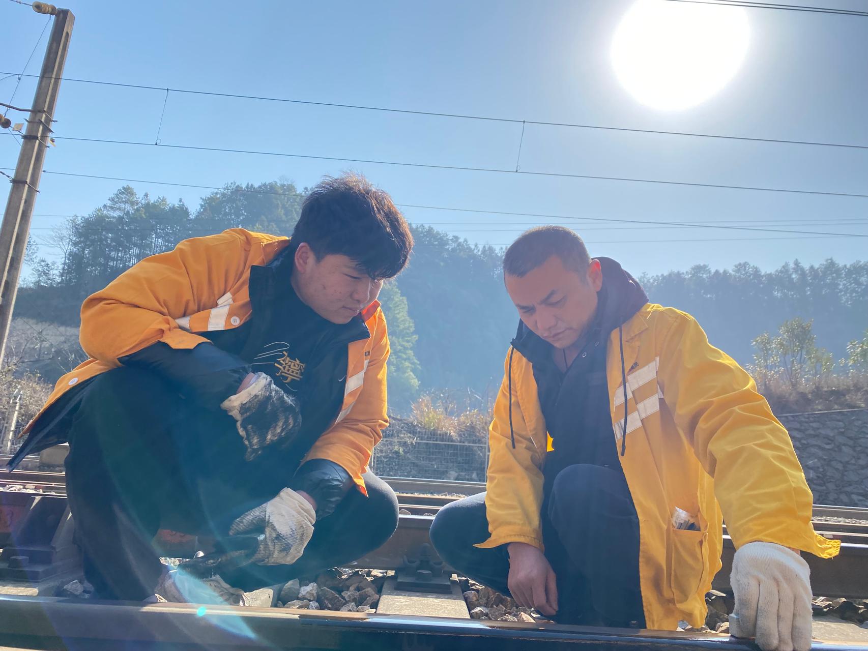 新春走基层铁路工作者新疆,新春走基层铁路工作者