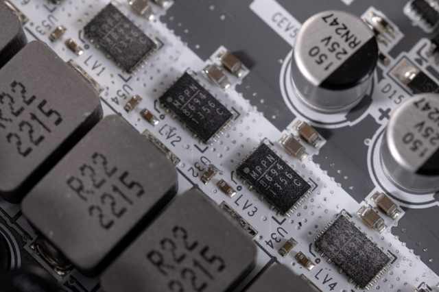 巨能超的ITX小板，七彩虹CVNB760IFROZENWIFI登陆舰主板评测