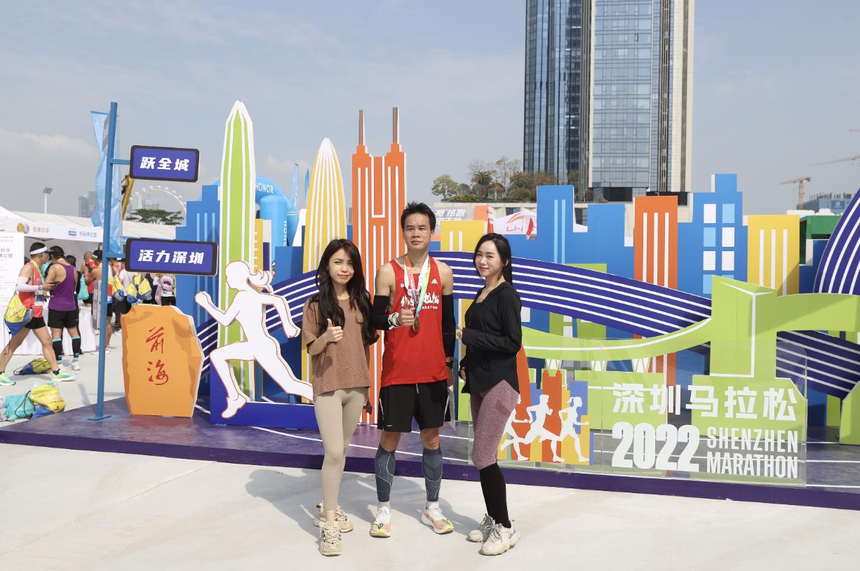 跑“马”看“海”!“深马”史上首位中国选手冠军在前海诞生