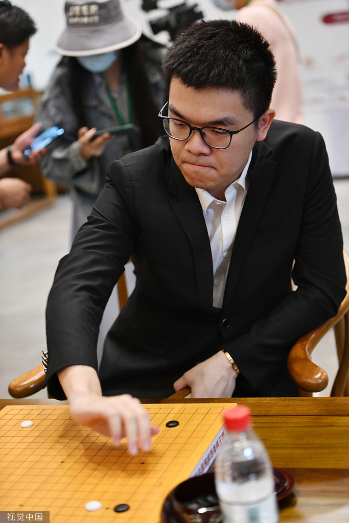 曼联2-0埃弗顿央视,体坛联播