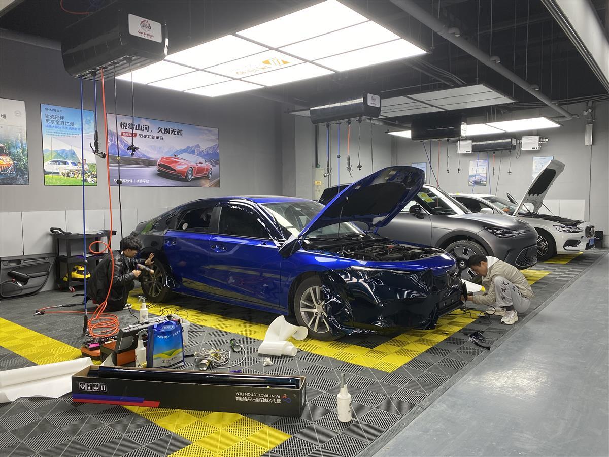 咖啡豆销量翻倍,酒店用品大批换新,折射商贸市场回暖——汉口北近千家“小店”新年换新颜