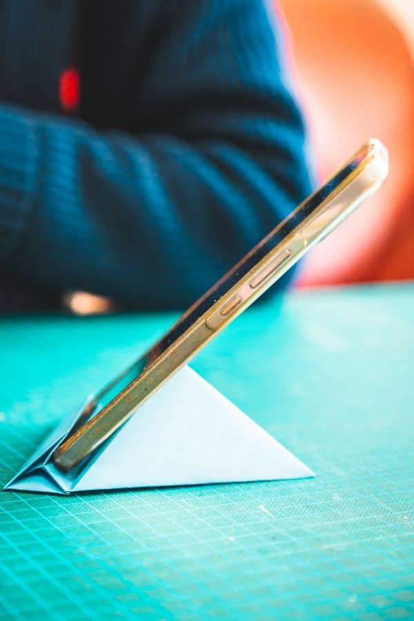 七旬老人手工折纸,70岁老人手指舞视频