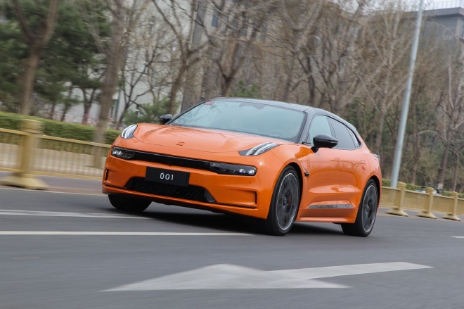 兼顾豪华与操控试驾2023款极氪001YOU版