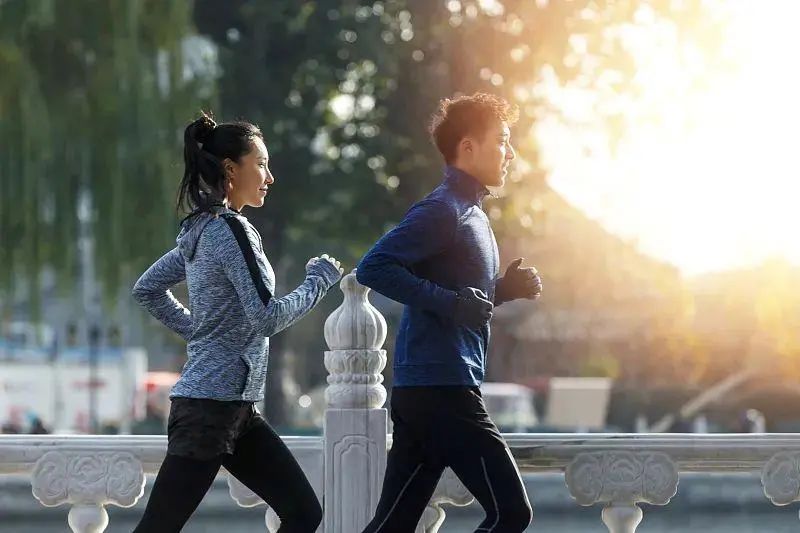 到了这个年纪，大脑会“断崖式”衰老！6个坏习惯，别再做了！