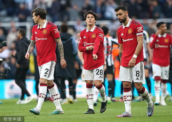 曼联2-0埃弗顿央视,体坛联播