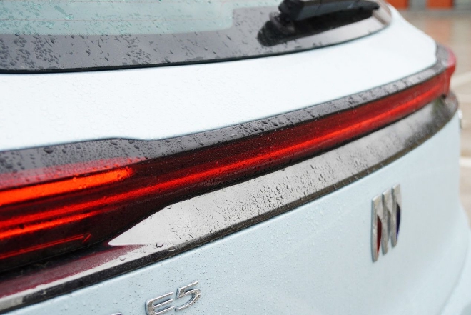 燃油车初次体验新能源车感受,燃油版混动版驾驶体验