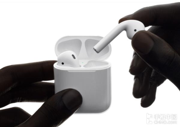 全民吐槽苹果发布会,第一代airpods全网嘲风