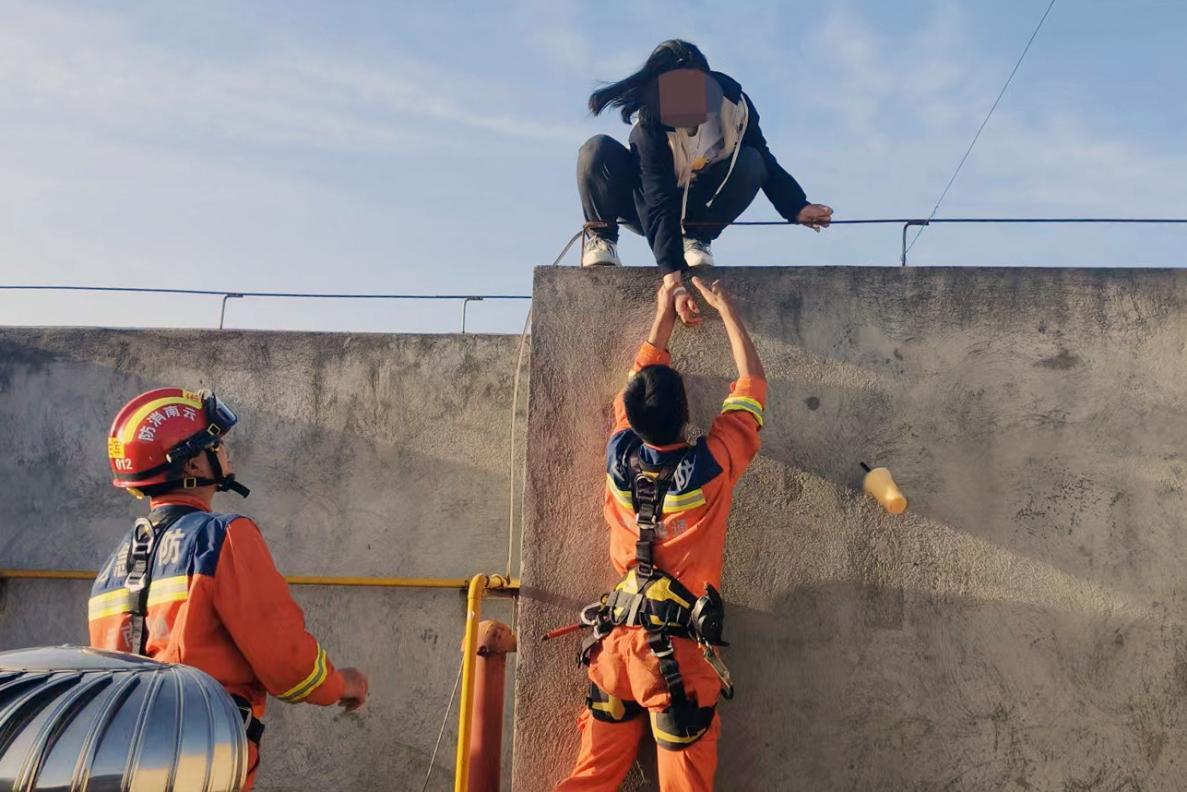 【开屏早知道】警惕这个电话！小编刚接了一个……