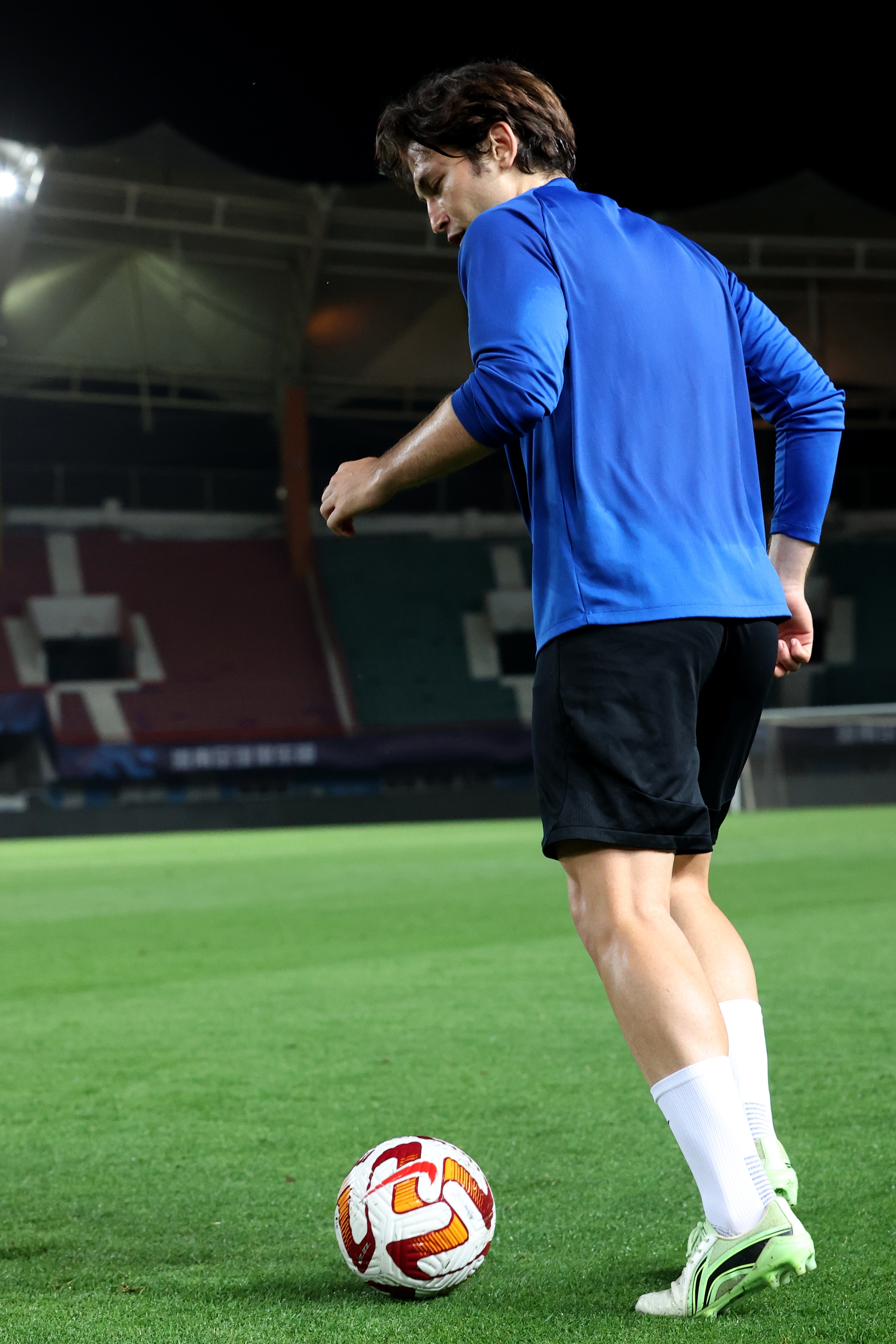 李宁足球鞋elite,李宁高端足球鞋