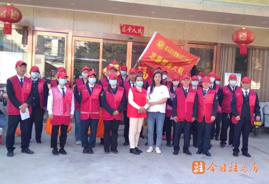 学雷锋青年志愿者进敬老院,志愿者走进敬老院情暖老人心