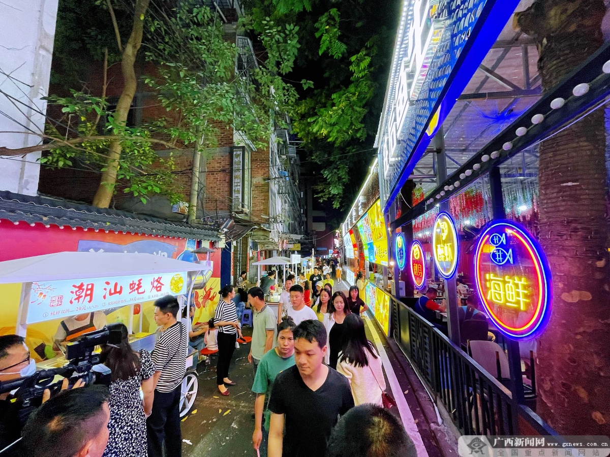 最是人间烟火气年味正浓,南宁必打卡街区