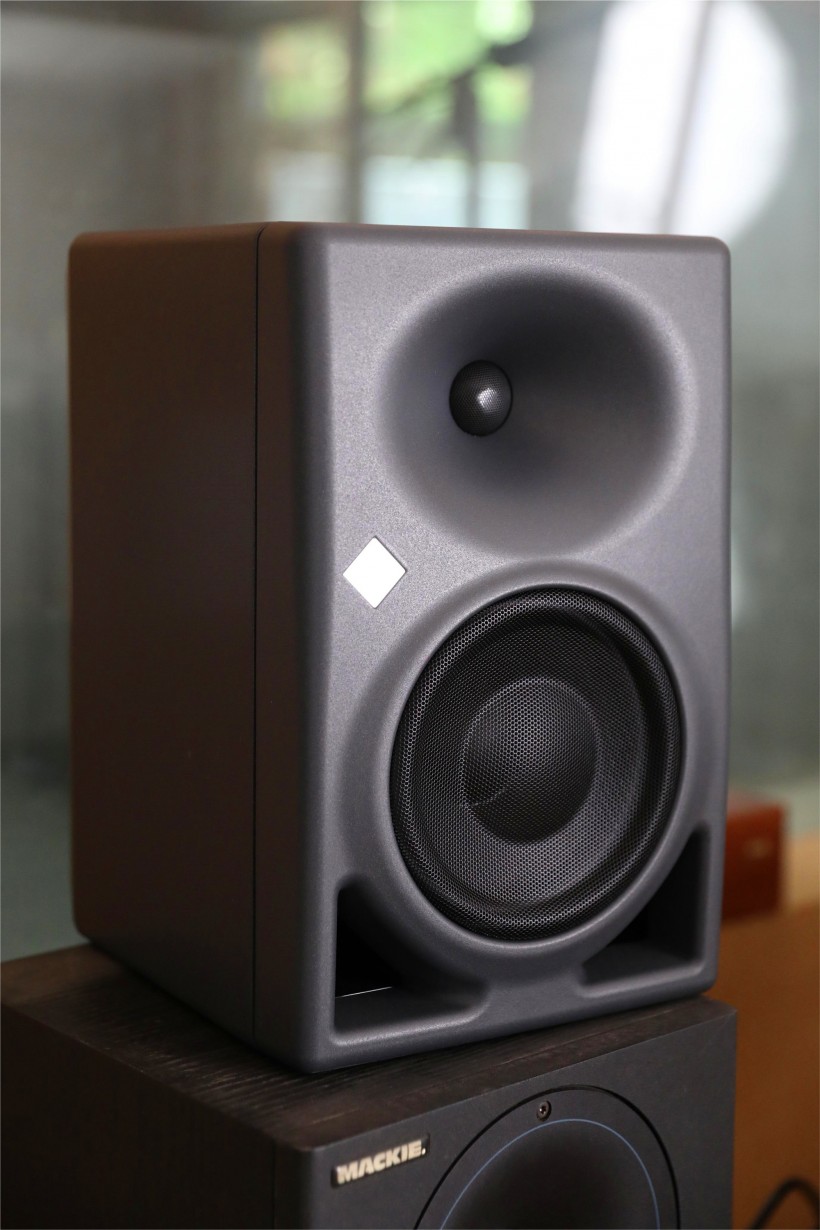 6.5寸德系高品质近场监听的新标杆——Neumann诺音曼KH150监听音箱试听和简评